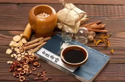 古方温经汤: 月经不调、痛经、崩漏、调和阴阳气血，养颜、不孕效果好