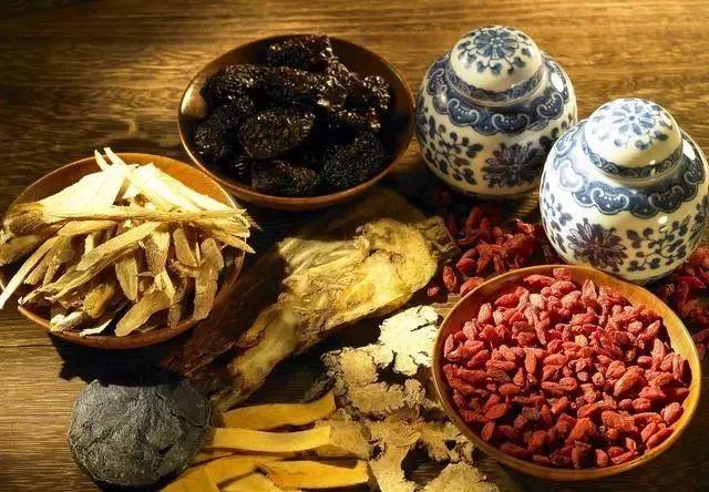 茯苓桂枝白术甘草汤合小柴胡汤治疗头晕医案