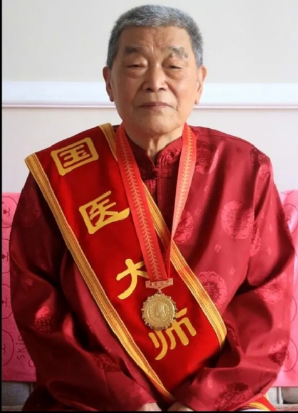 段亚亭治更年期综合征《更年汤》《双补汤》